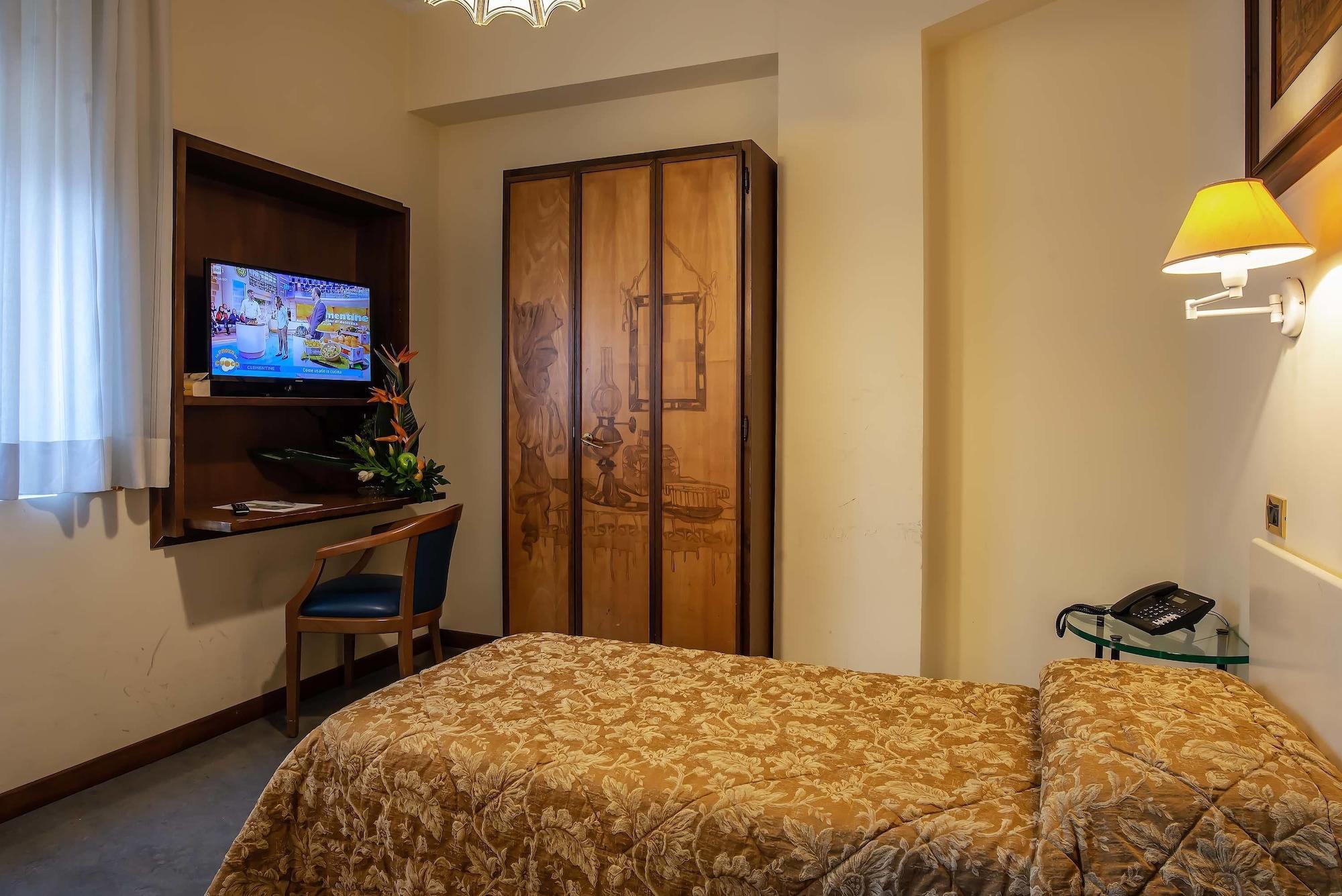 Hotel Santa Prisca Roma Esterno foto