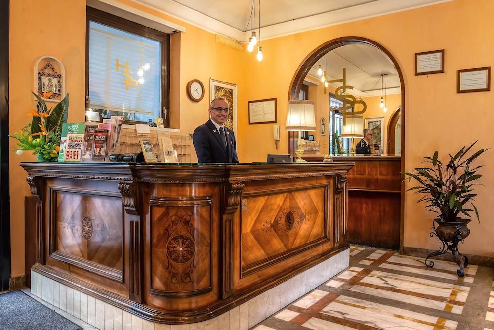 Hotel Santa Prisca Roma Esterno foto
