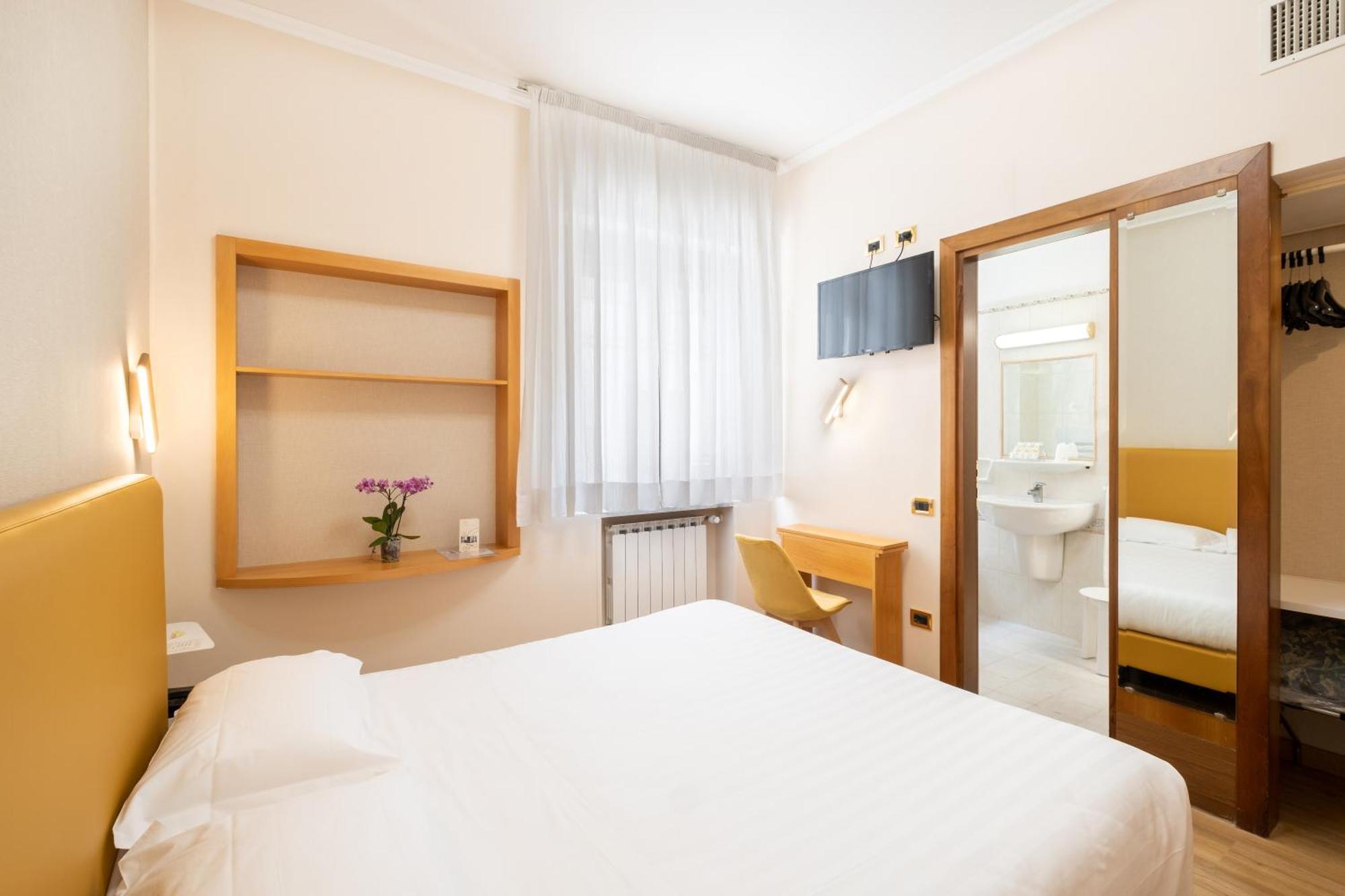 Hotel Santa Prisca Roma Esterno foto