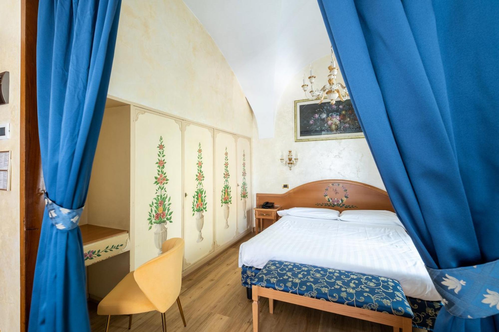 Hotel Santa Prisca Roma Esterno foto